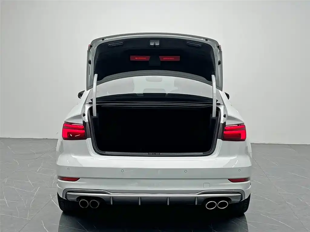 Audi A3 2018 30th Anniversary Limousine 35 TFSI Sport фото 11
