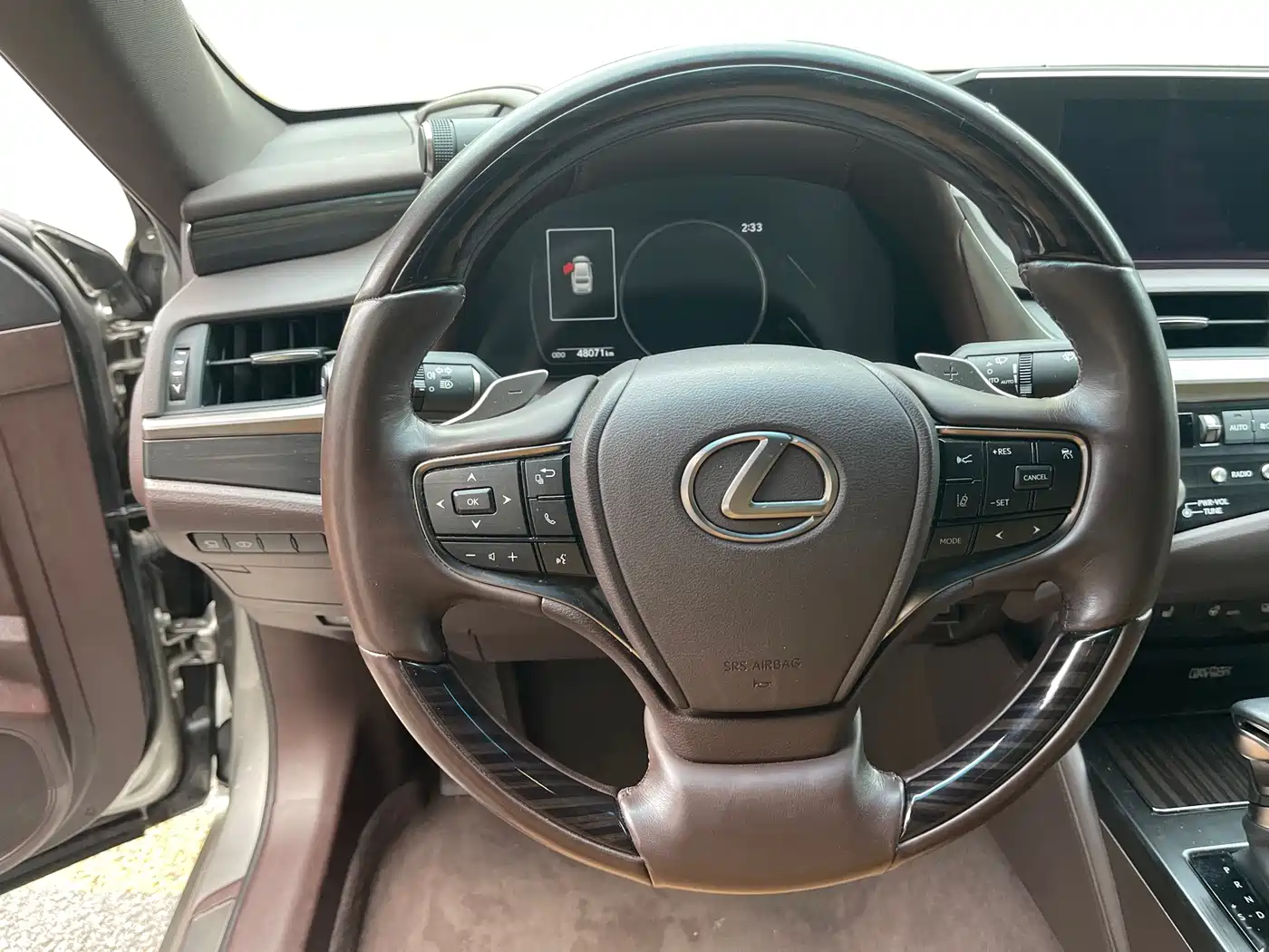 Фото 4 - Lexus ES