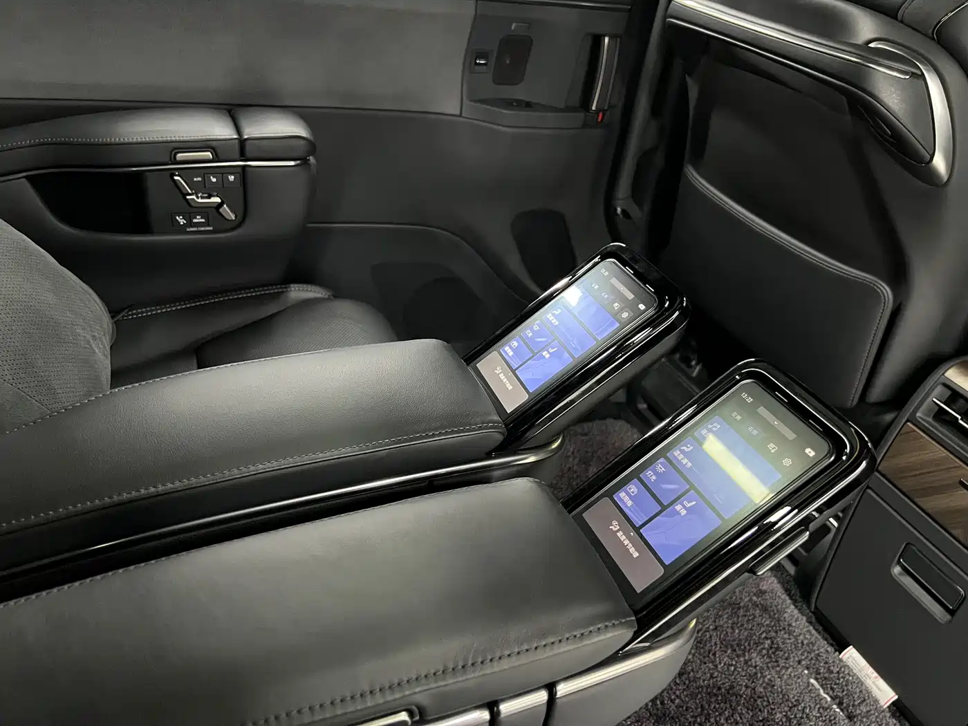 Lexus LM 2024 2023 500h 6-Seater Prestige Edition
