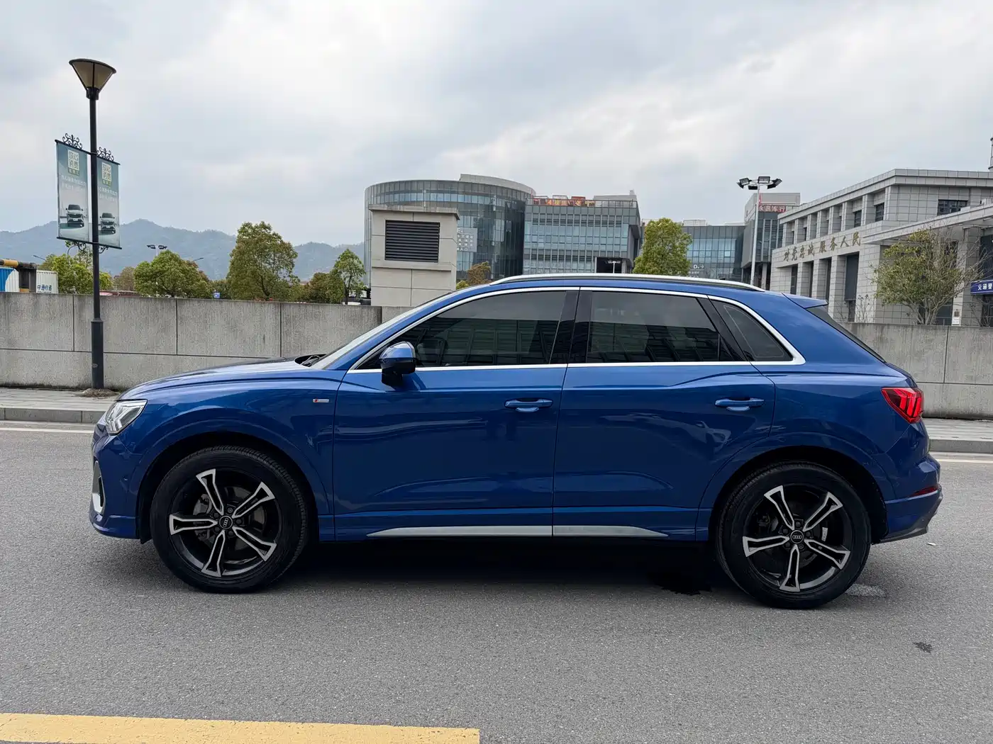 AUDI Q3