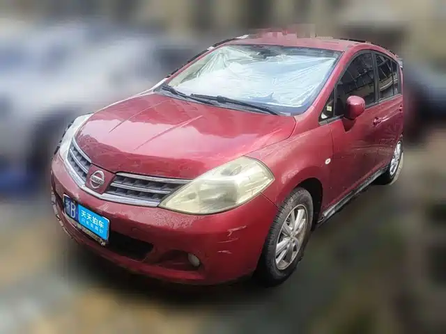 Nissan Tiida 2008 1.6L Automatic Fashion — фото 1