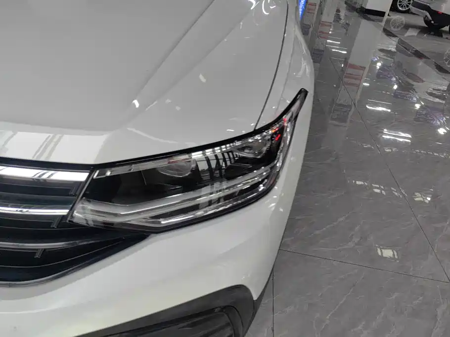 Volkswagen Tiguan, миниатюра 5