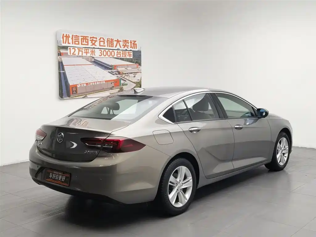 Photo 2 - Buick Regal