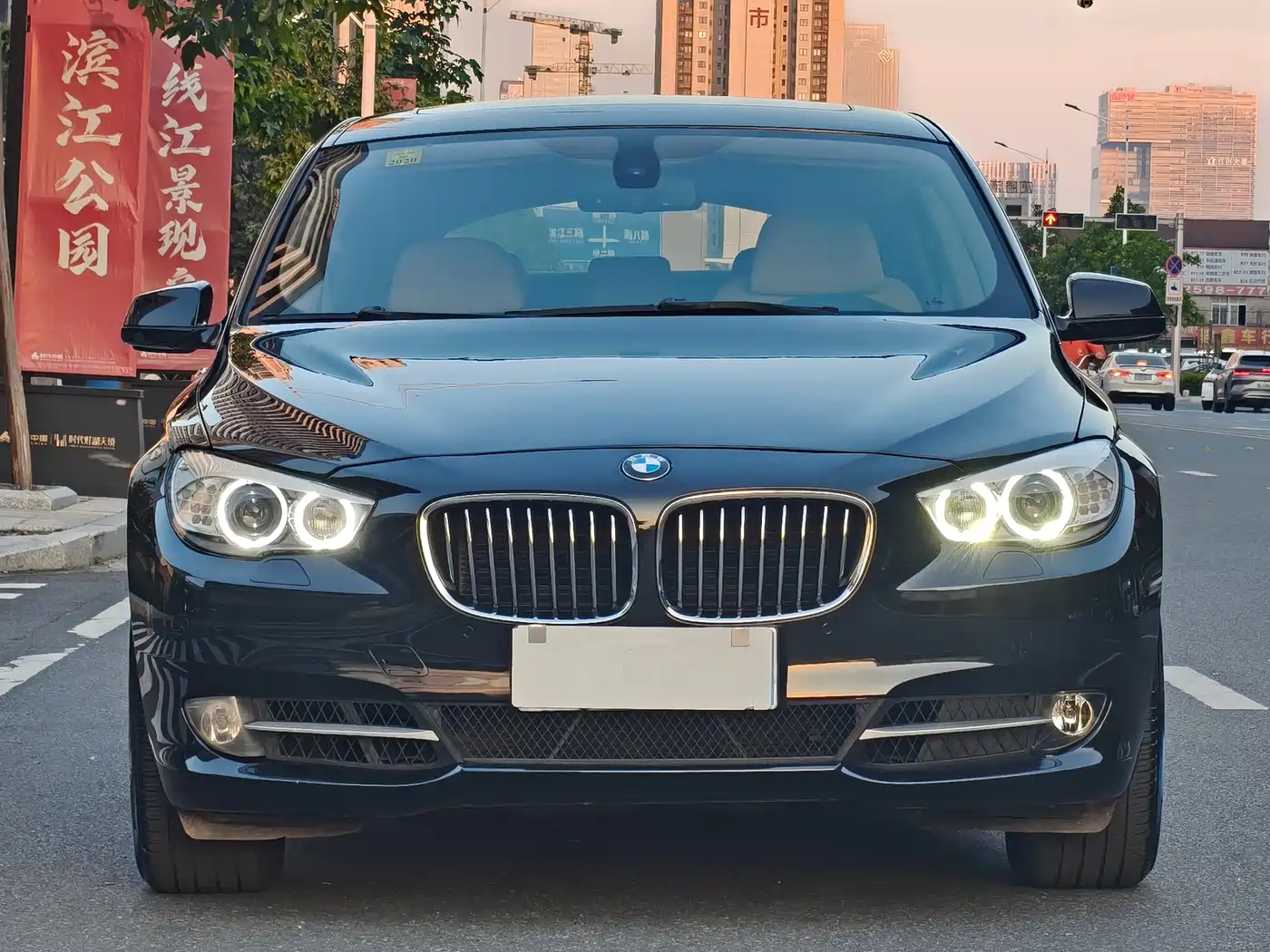 BMW 5 Series GT 2010 535i Luxury Model фото 3