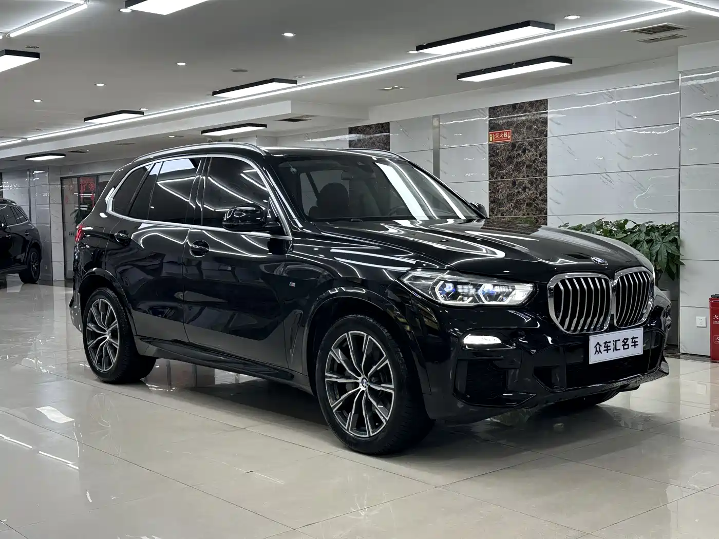 BMW X5 (Import) 2019 xDrive40i M Sport Package фото 3