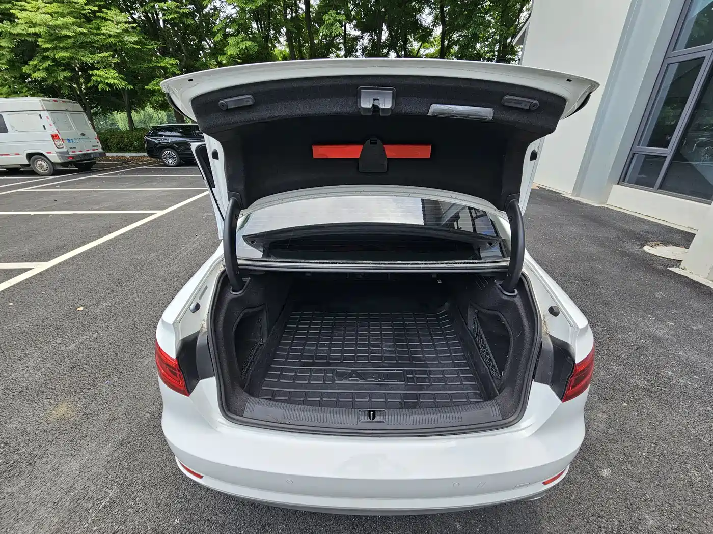 Audi A4L 2017 Plus 40 TFSI Fashion фото 3