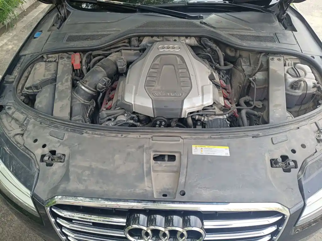 Photo 21 - Audi A8