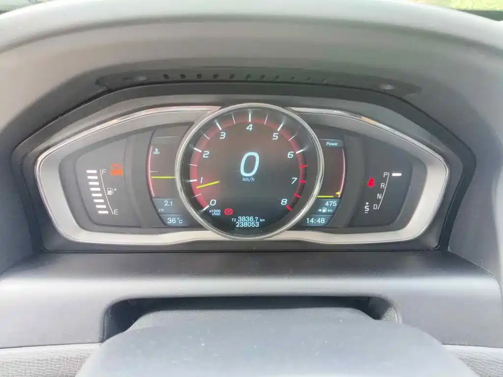 Volvo XC60 (Import) 2014 2015 T6 Momentum