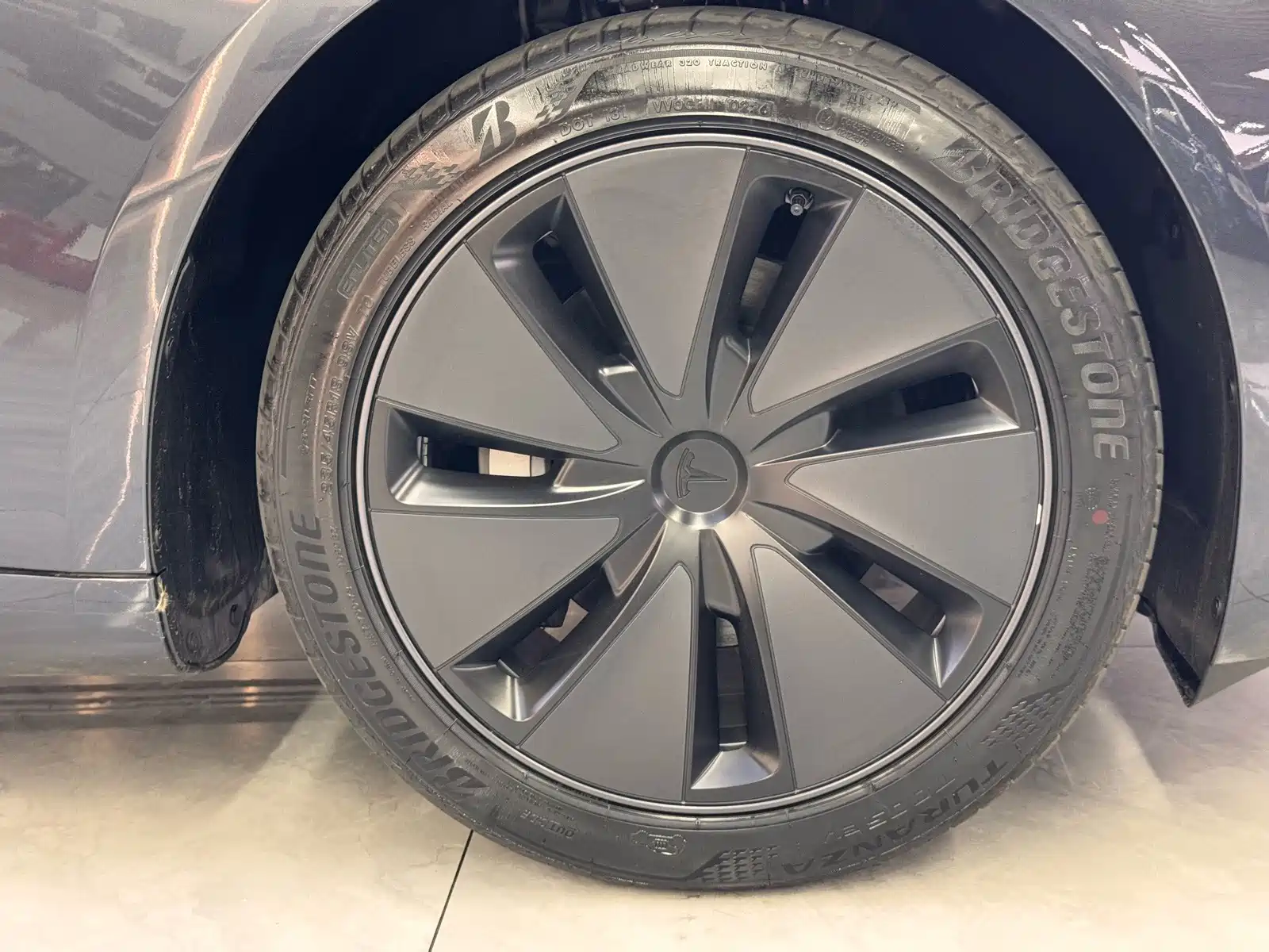 Фото 5 - Tesla Model 3