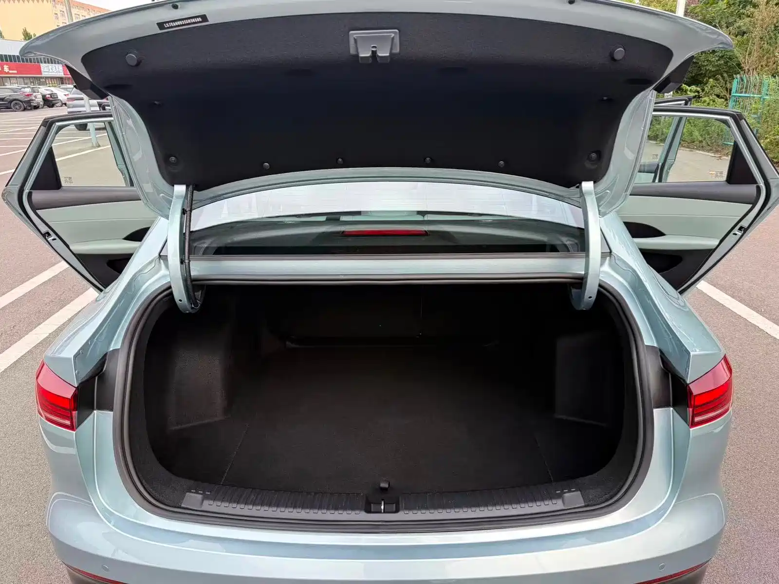 Фото 9 - Roewe D6