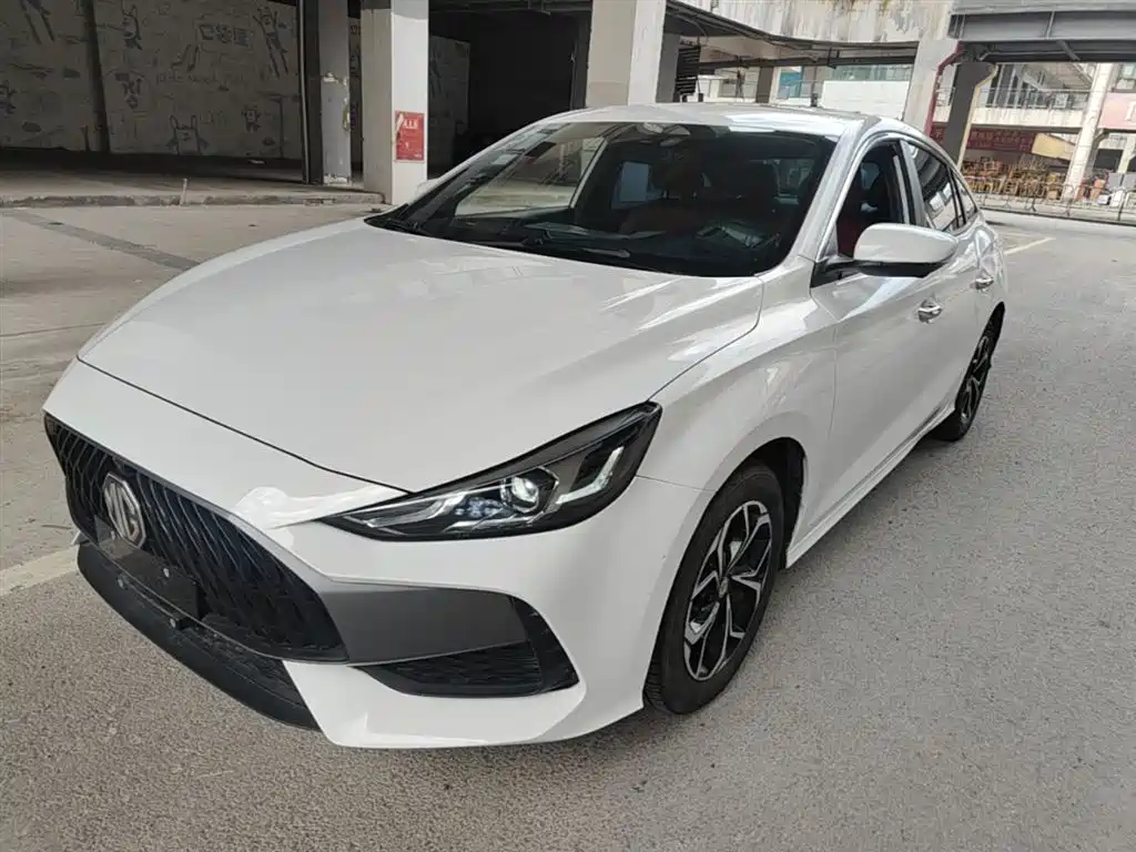 MG 5 2023 180DVVT CVT Luxury Edition