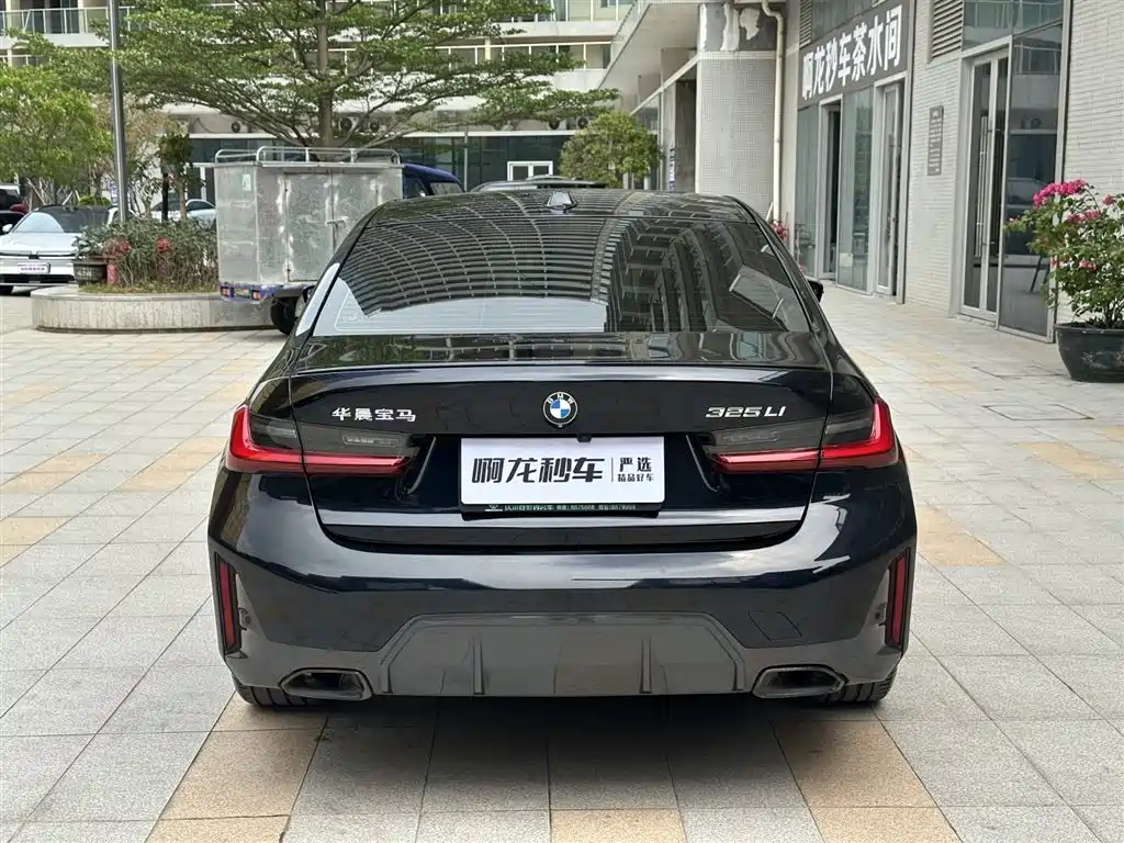 BMW 3 Series 2024 325Li M Sport Shadowline Package фото 7