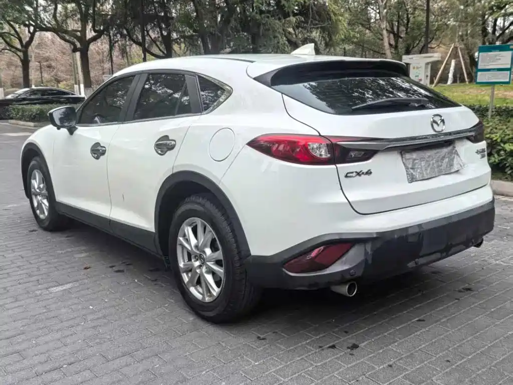 Фото 10 - Mazda CX-4