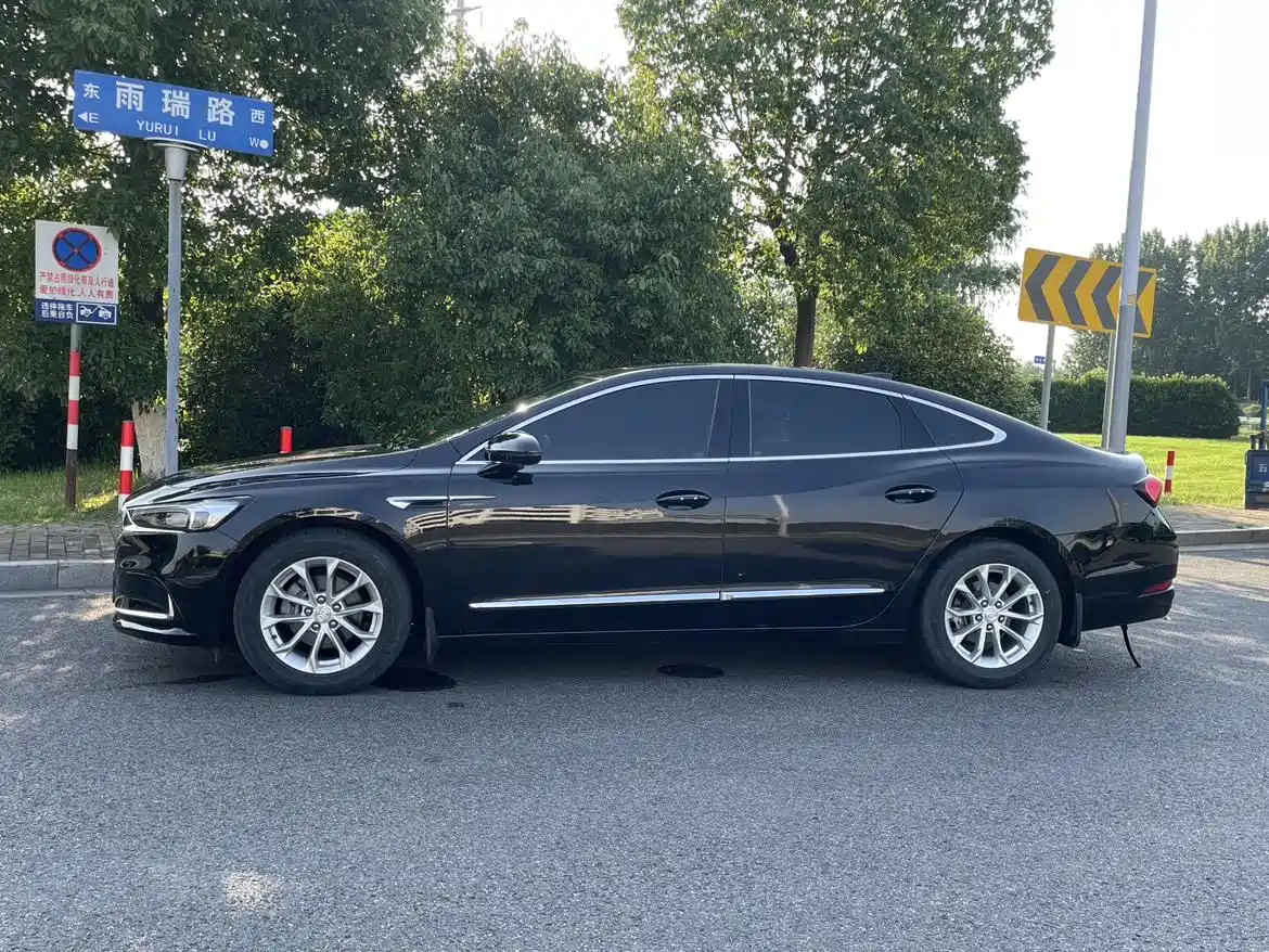BUICK LACROSSE