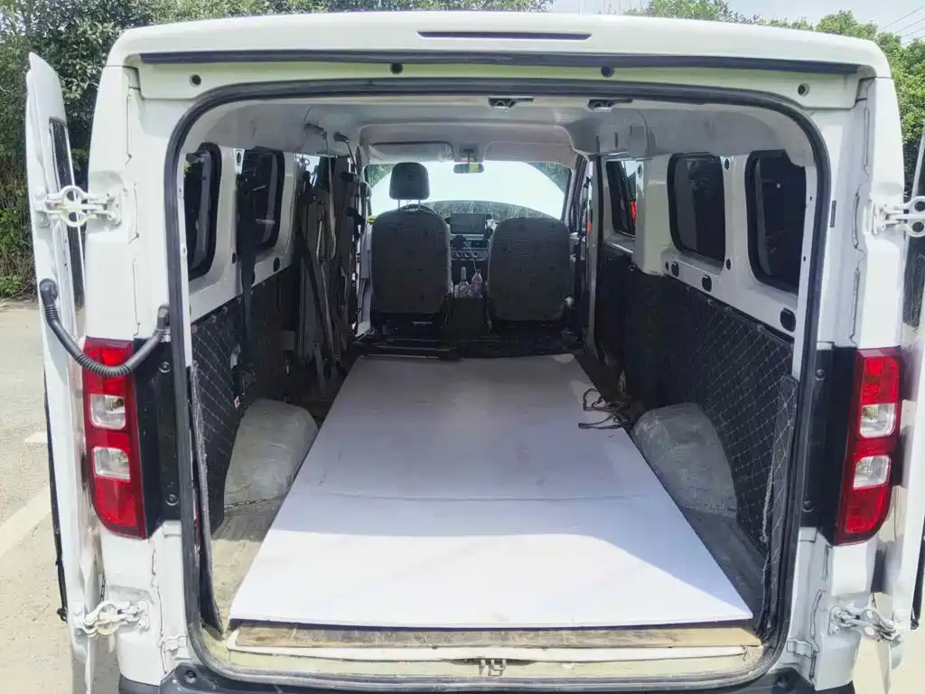 Wuling Motors Wuling Yangguang 2025 2024 300KM Comfort Bus Version 75kW