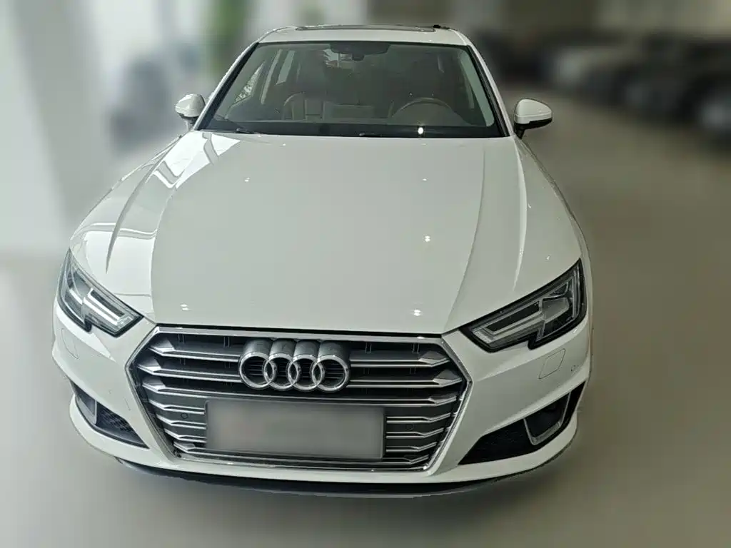 Фото 5 - Audi A4L
