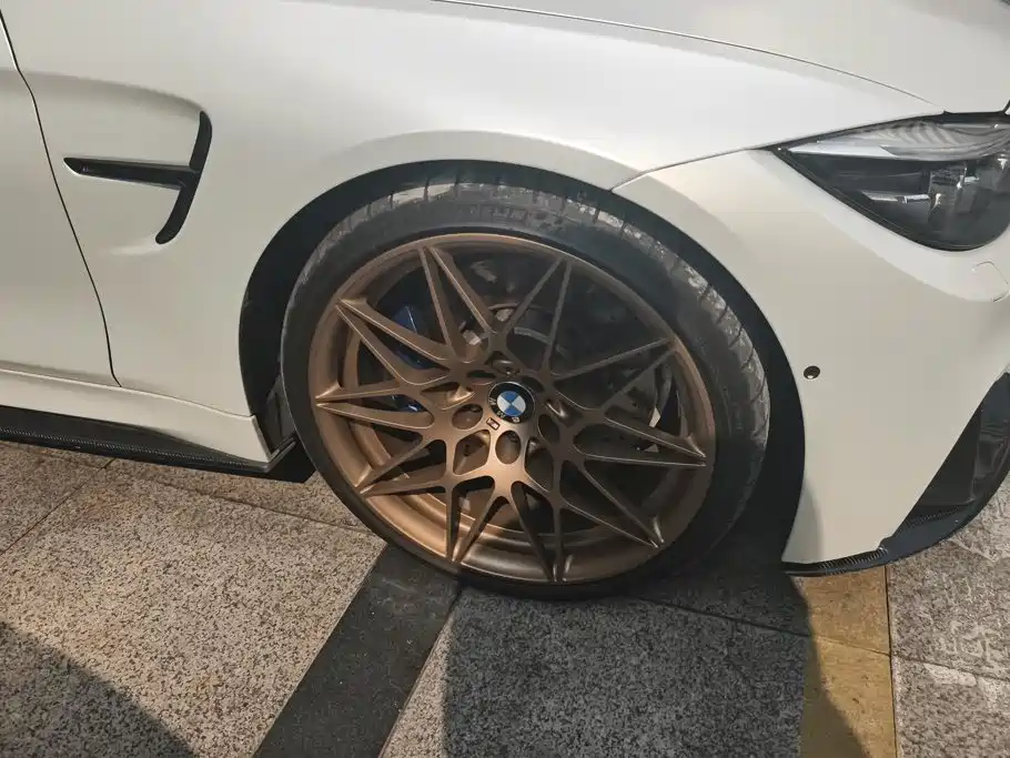 Photo 6 - BMW M4