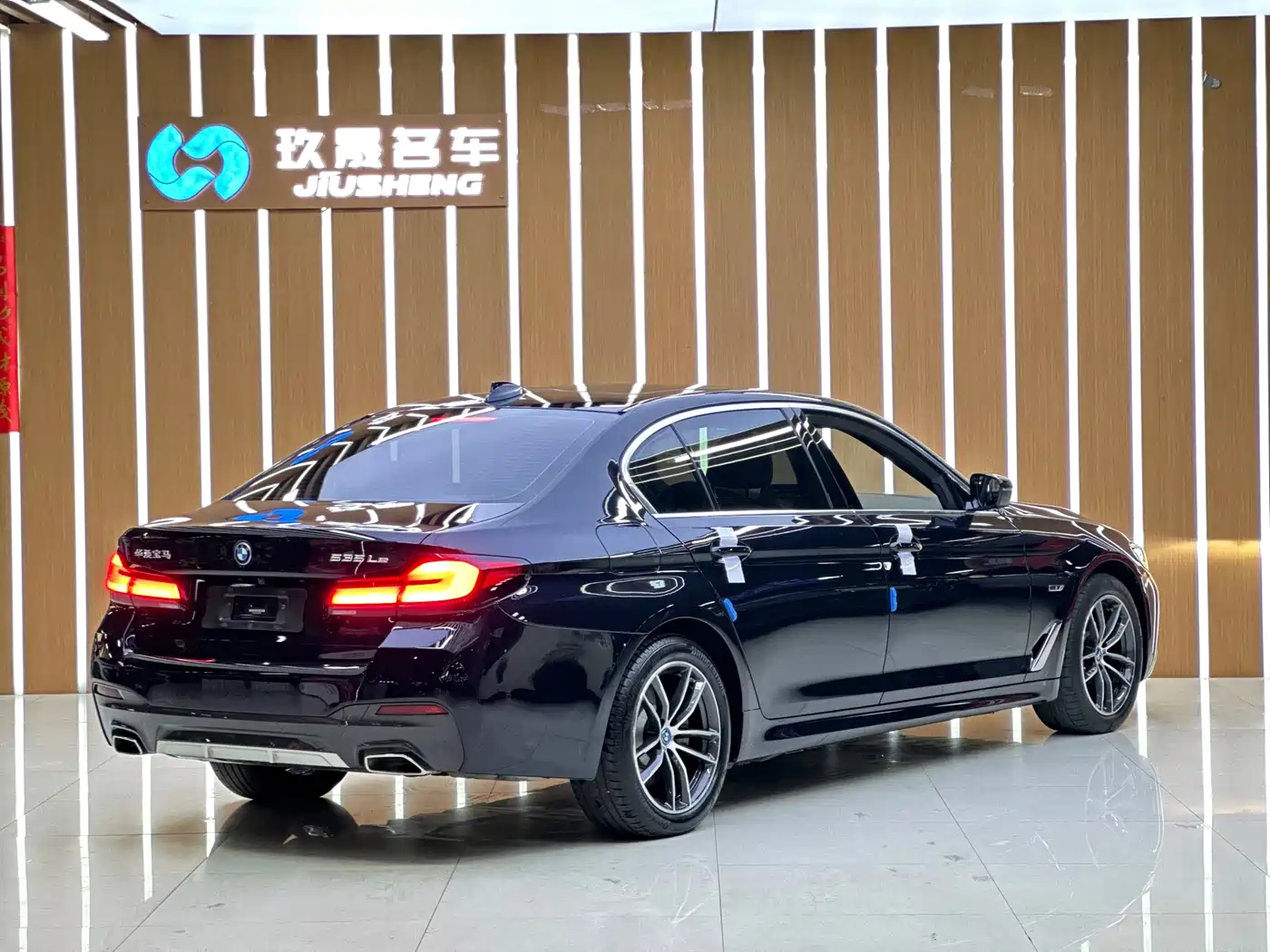 BMW 5 Series New Energy 2021 535Le M Sport Package фото 4