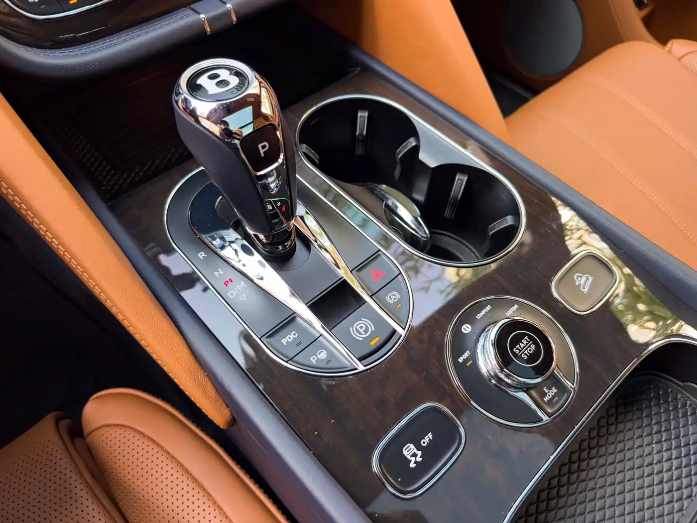 BENTLEY TIMYUE PLUG IN HYBRID