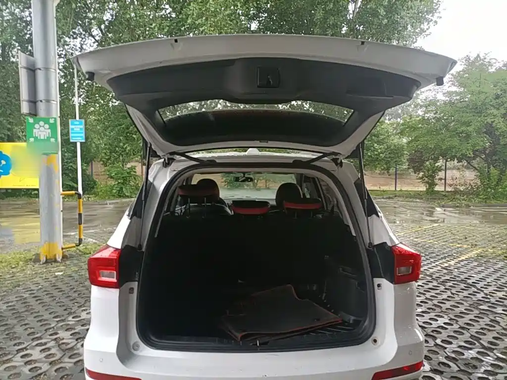 Фото 19 - Haval M6