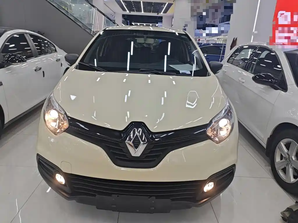 Renault Captur 2018 2015 Model 1.2T Automatic Standard Edition