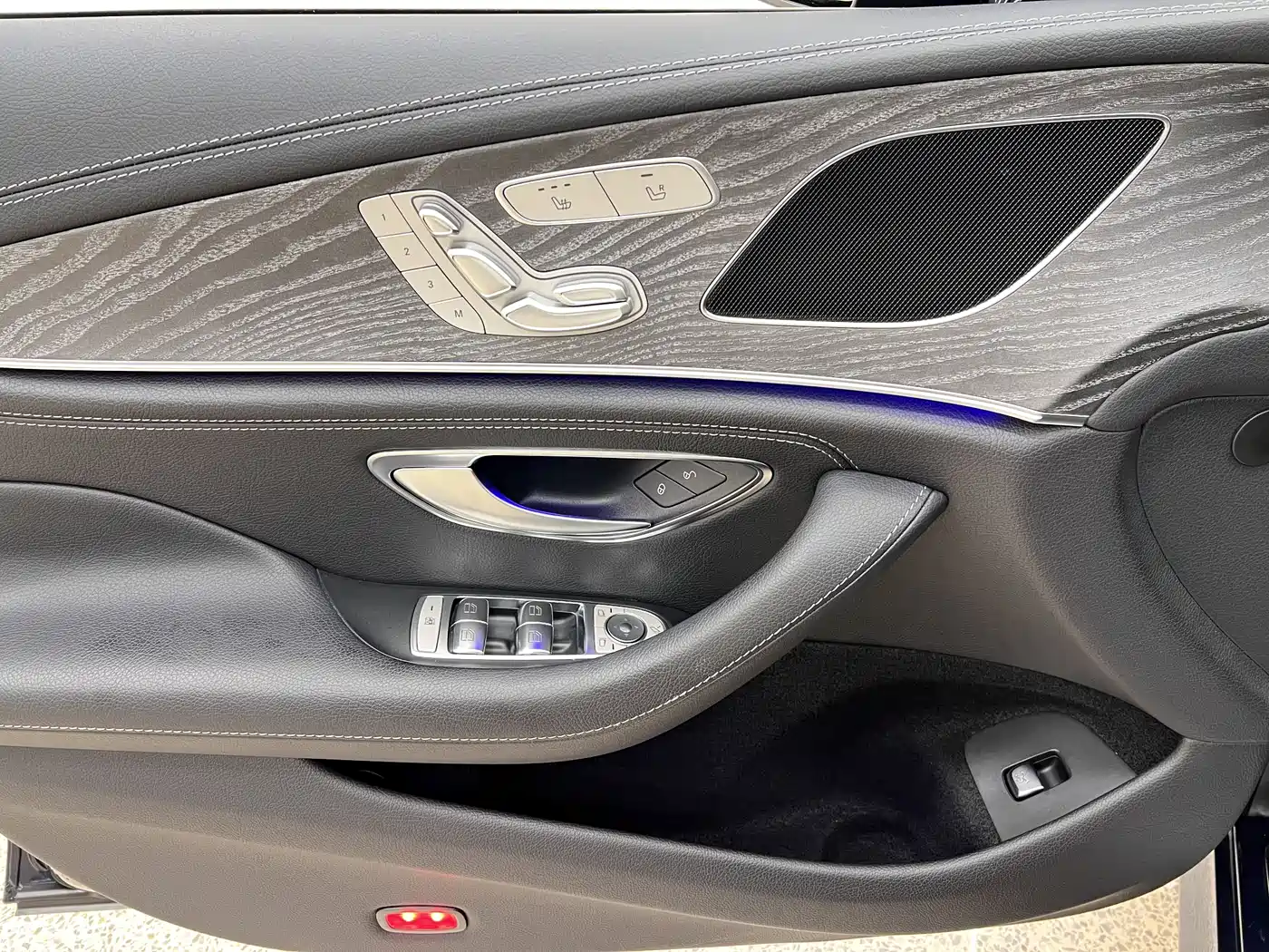 Mercedes-Benz CLS 2018 CLS 300 Dynamic фото 17