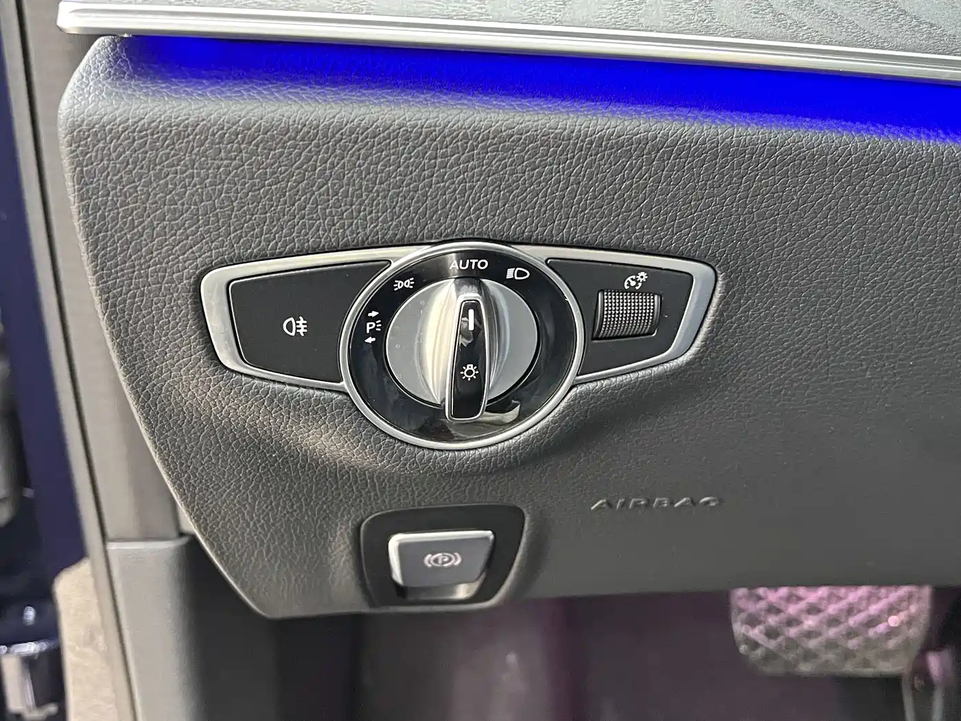 Mercedes-Benz CLS 2018 CLS 300 Dynamic фото 24
