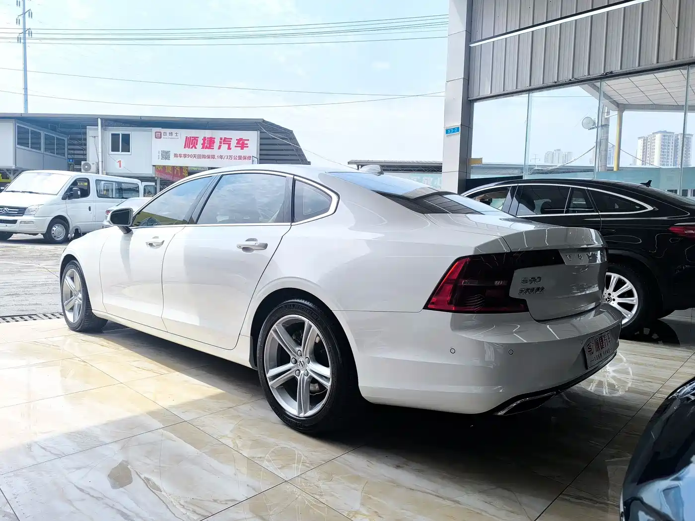 Фото 9 - Volvo S90