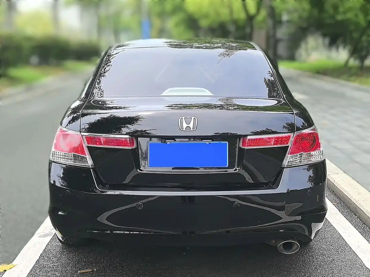 Фото 21 - Honda Accord