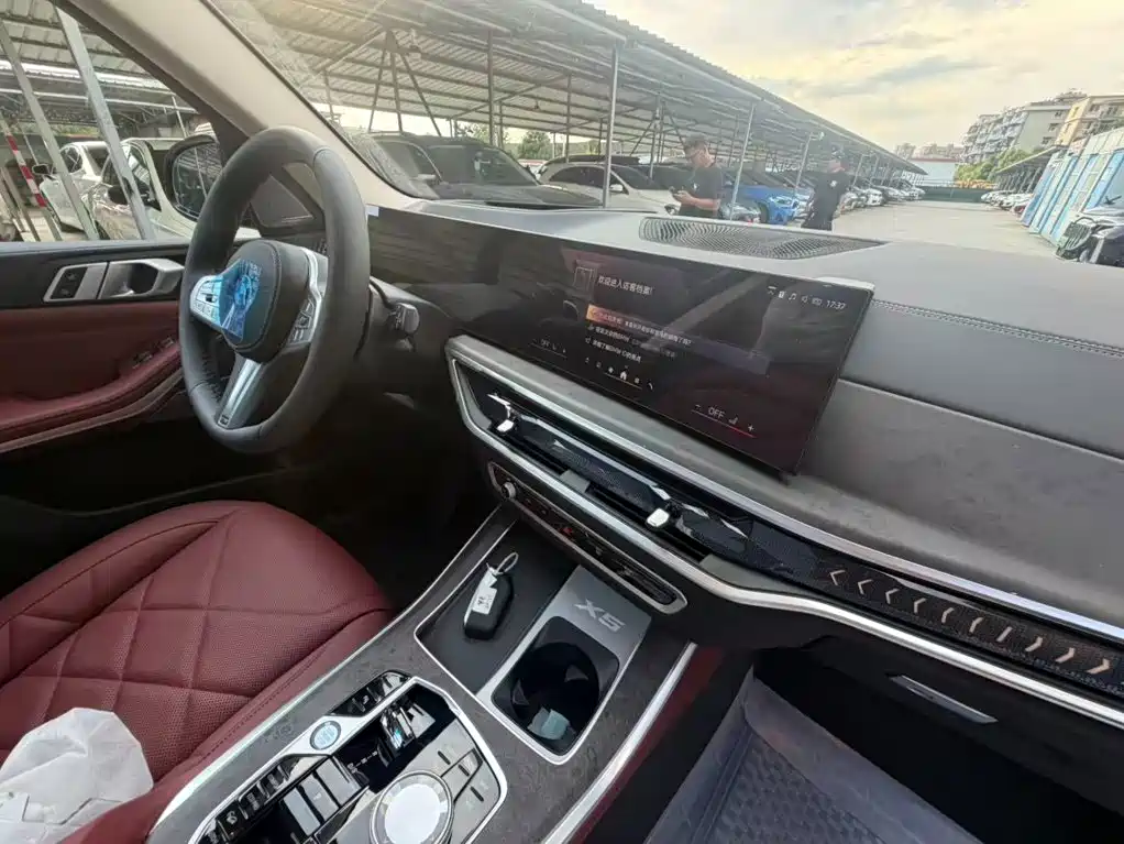 BMW X5 2026 2026 Facelift xDrive 30Li Exclusive M Sport Shadowline Package