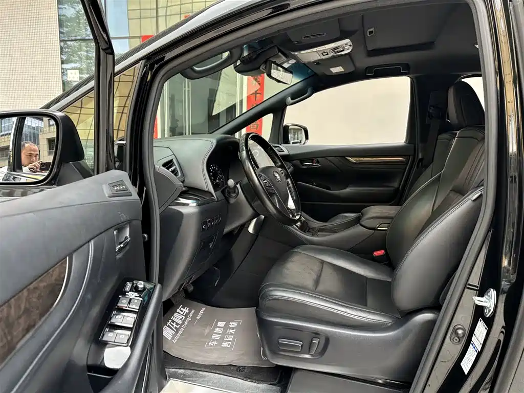 Toyota Vellfire 2020 Twin Engine 2.5L HV Premium Edition фото 9