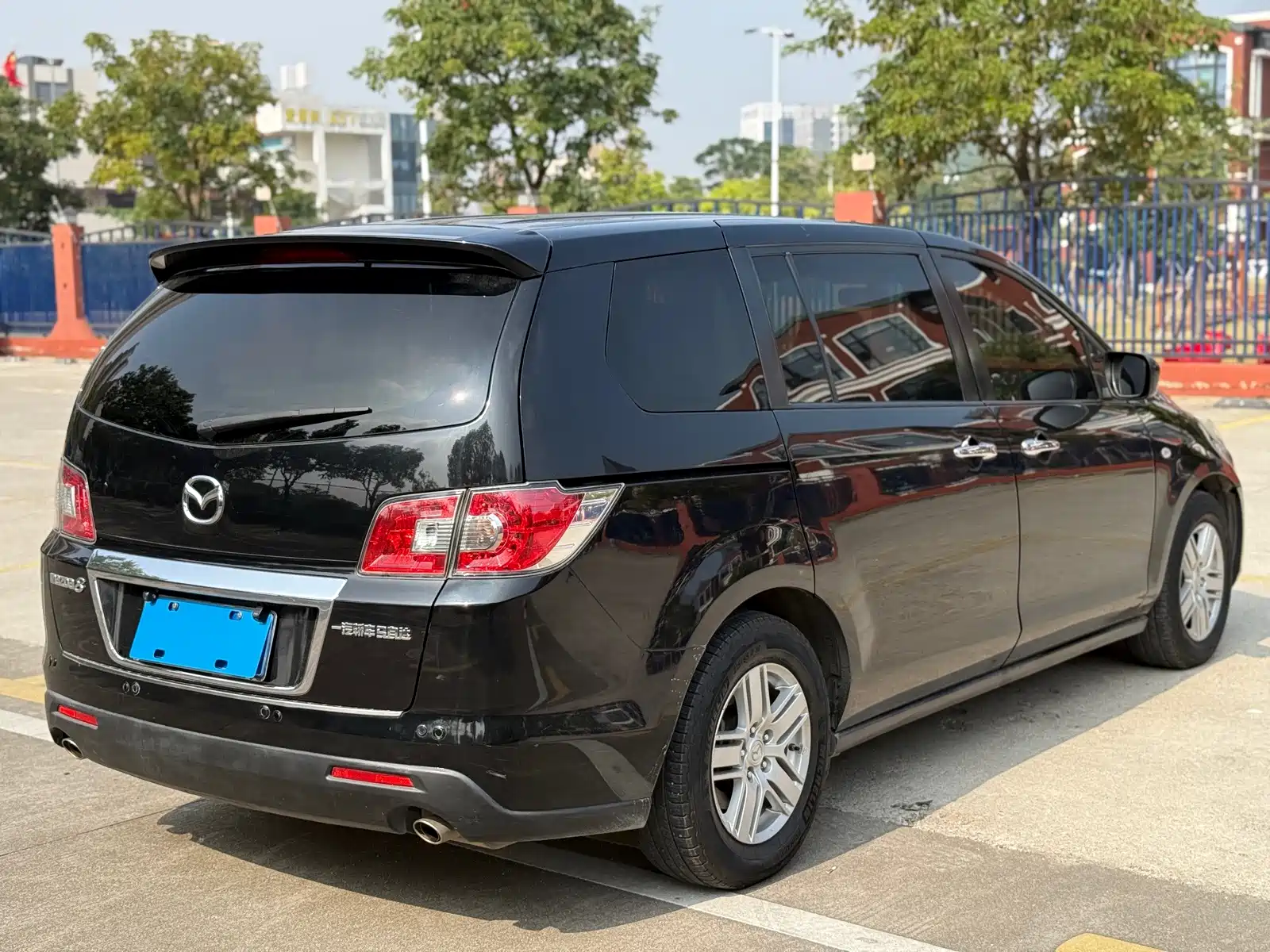 Фото 11 - Mazda 8