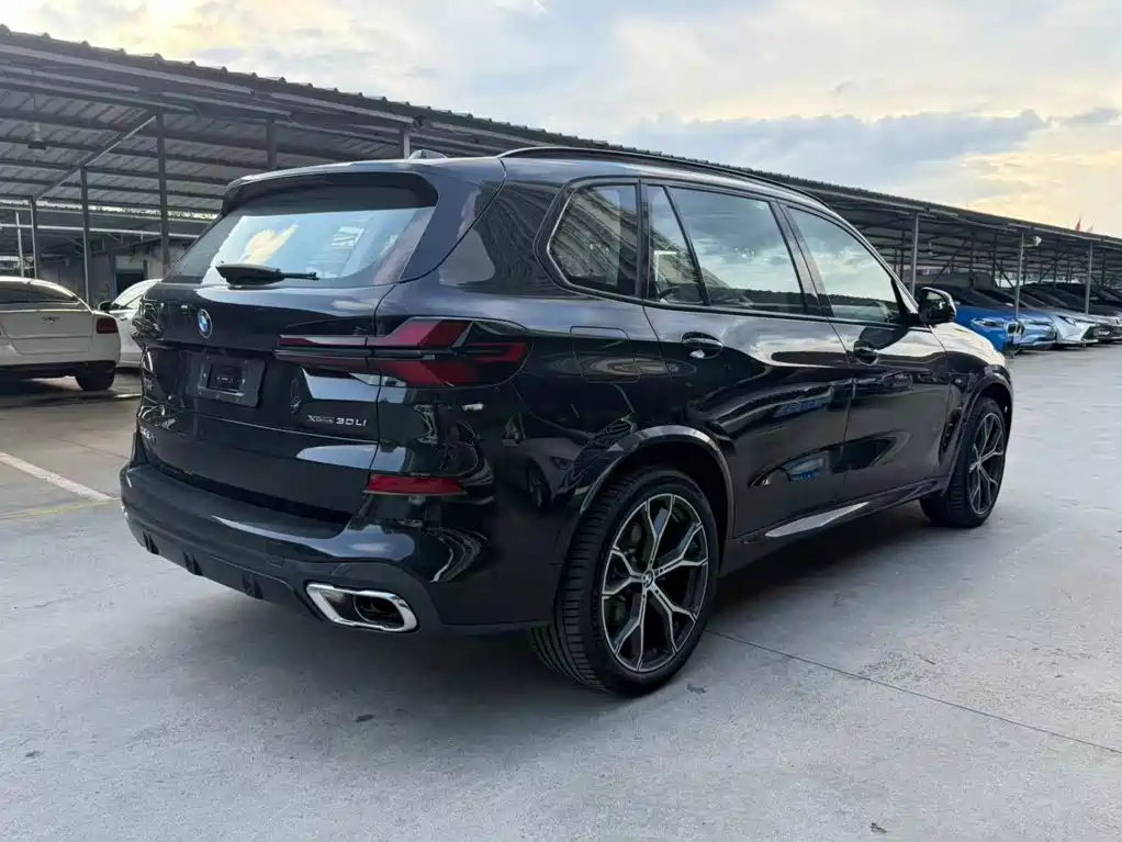 BMW X5 2026 2026 Facelift xDrive 30Li Exclusive M Sport Shadowline Package