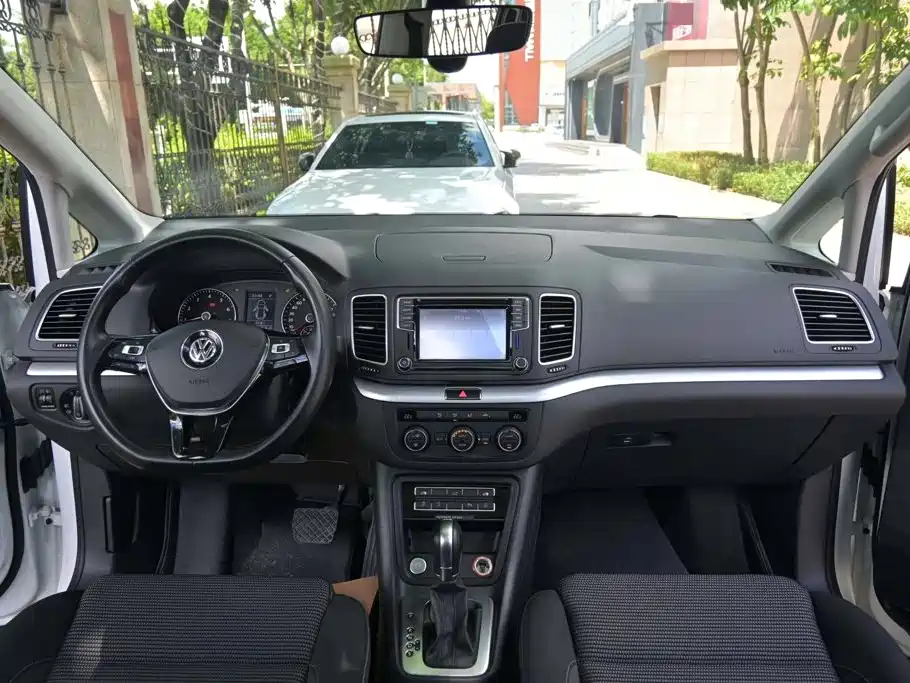 Volkswagen Sharan 2019 2018 Facelift 380TSI Comfort 7-Seater