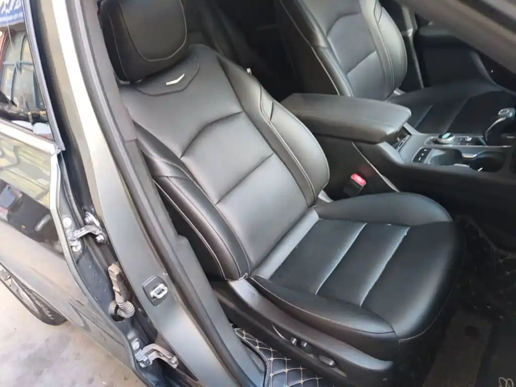 Cadillac XT4 2019 2018 28T FWD Leading Edition