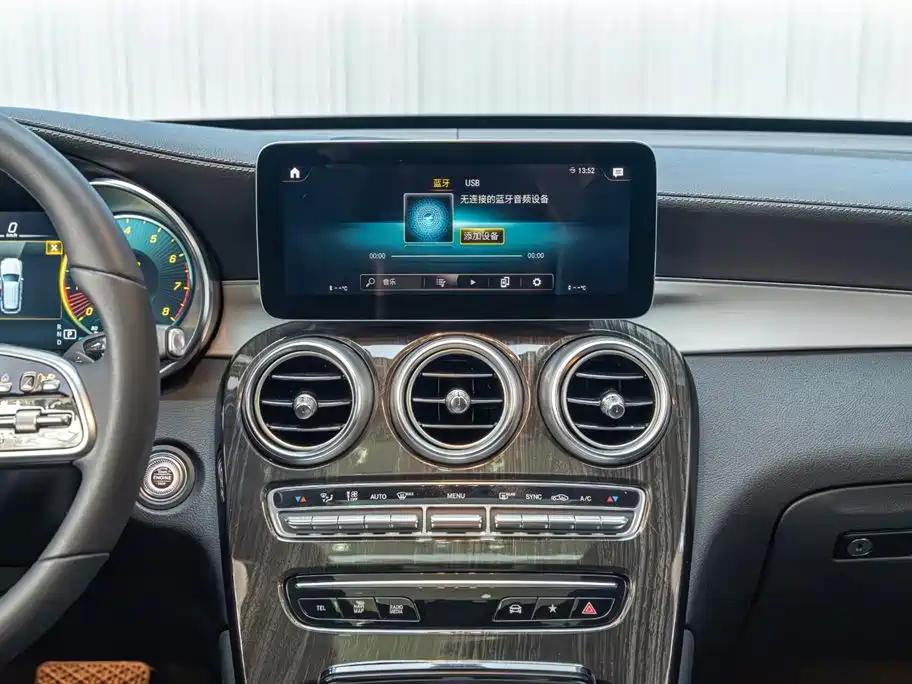 Mercedes-Benz GLC 2021 GLC 260 L 4MATIC Sporty фото 12