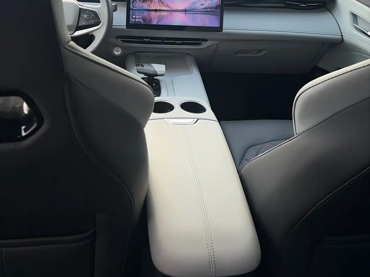 Changan UNI-Z New Energy 2023 2024 Blue Whale iDD 125km Surpassing Edition