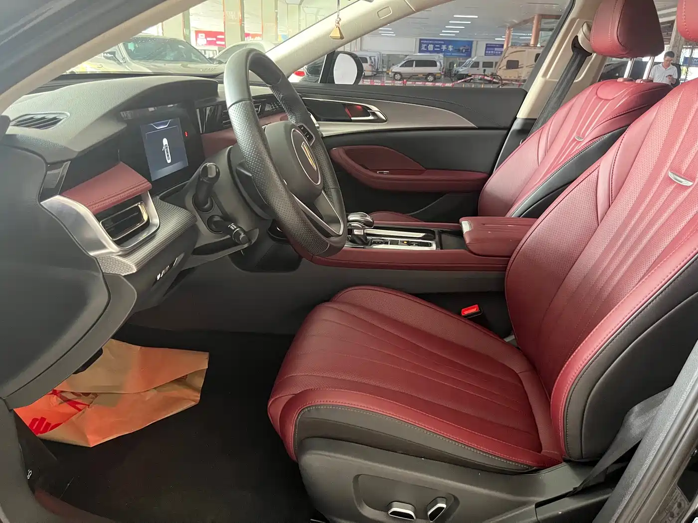 Фото 5 - Hongqi H5