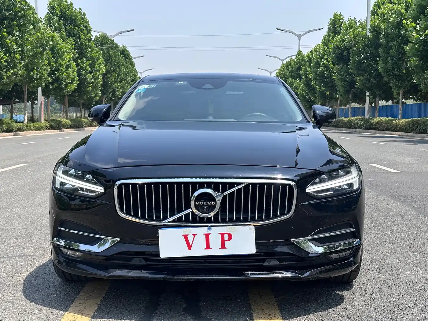 Фото 2 - Volvo S90