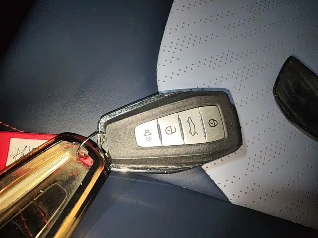 Geely Geometry M6 2023 2022 450 New Intelligence Edition