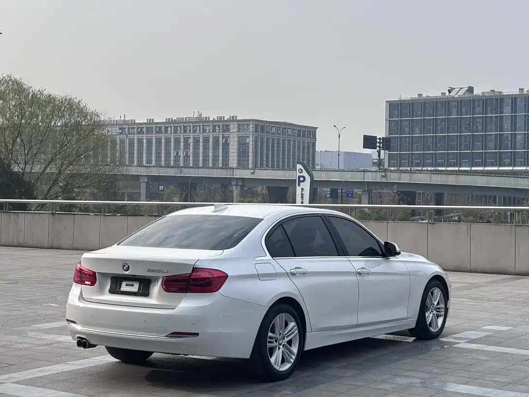 BMW 3 Series 2017 320Li Fashion фото 3