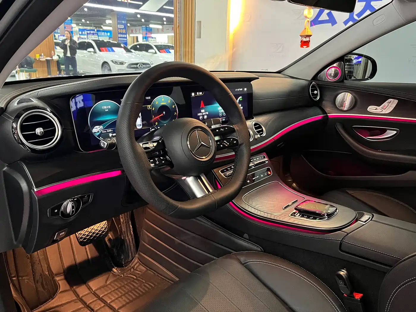 MERCEDES-BENZ E CLASS