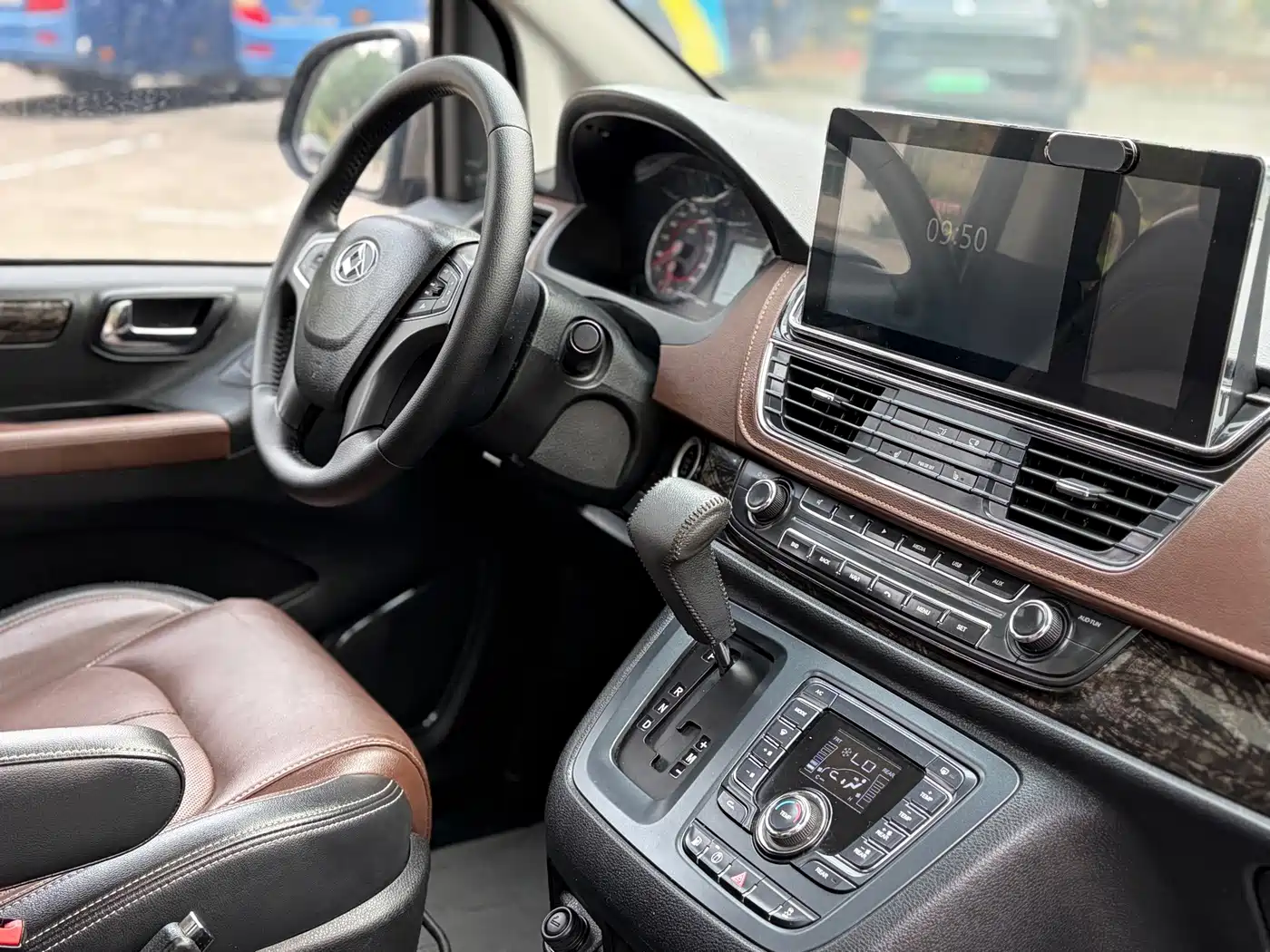 SAIC Maxus Maxus G10 2017 2016 2.0T Automatic Executive Edition