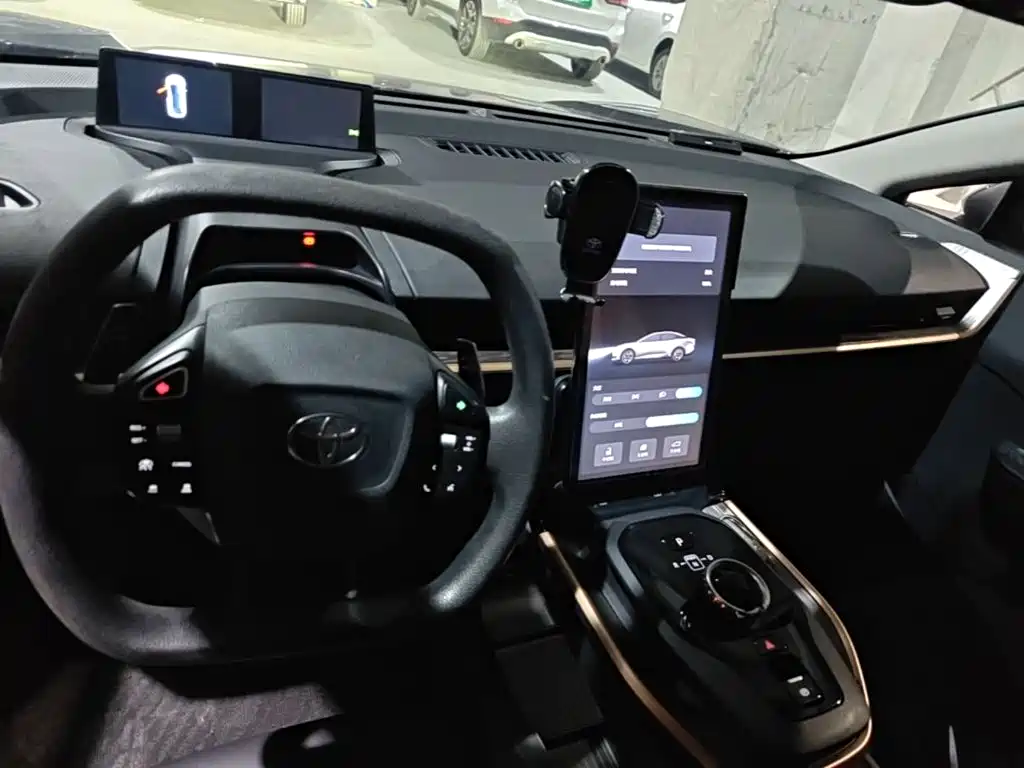 Фото 5 - Toyota bZ3