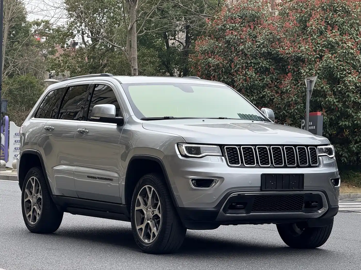 JEEP GRAND CHEROKEE
