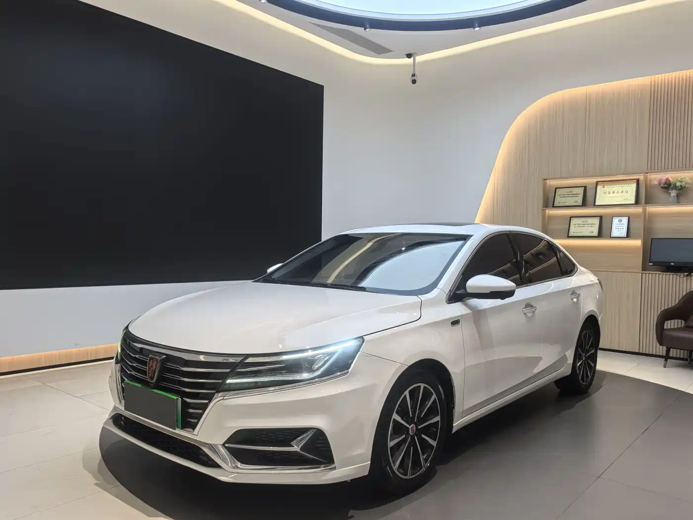 ROEWE I6 NEW ENERGY
