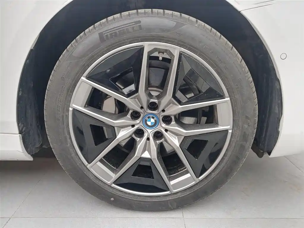 BMW i5 2025 2024 eDrive 35L Luxury Package