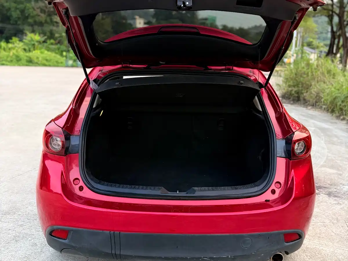 Фото 11 - Mazda Mazda 3