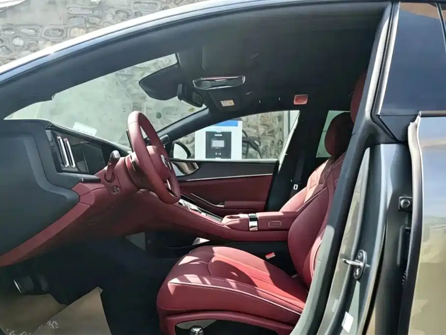 Denza Z9GT 2026 2026 Model Yi San Fang Flash Charge Honor Edition