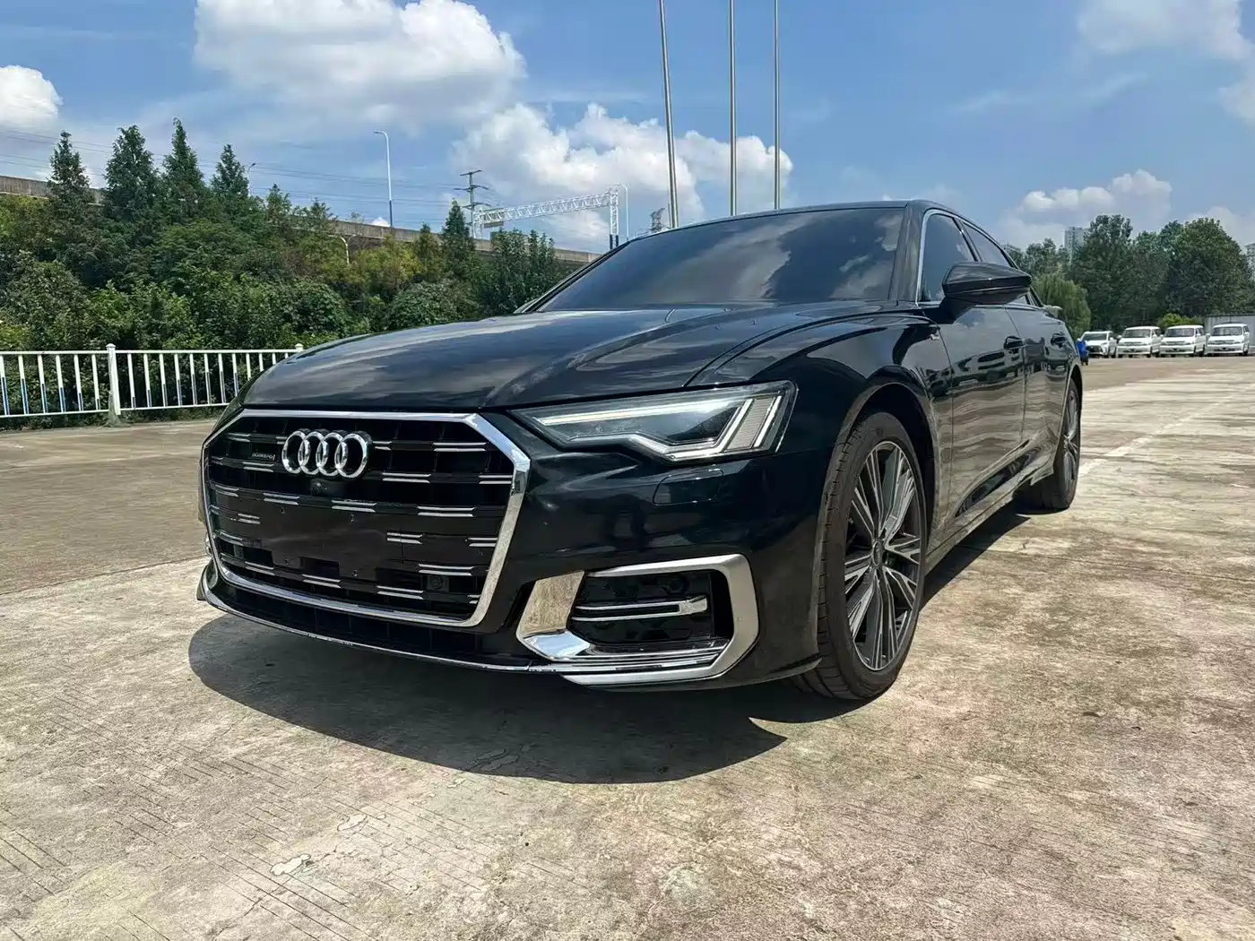 Фото 1 - Audi A6L